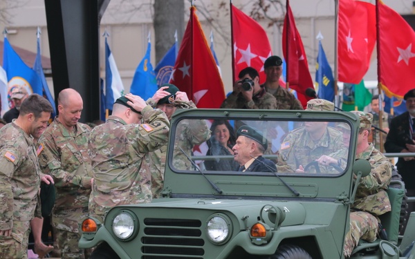 Beret flash changeover ceremony ties together past, present 5th Special Forces Group (Airborne) Soldiers