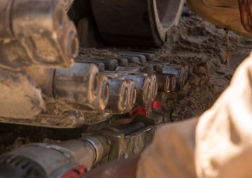 Breaking Track: 2nd Tanks conduct maintenance