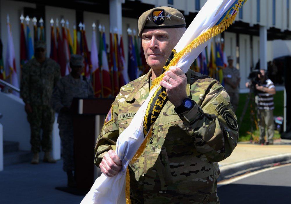 Votel relinquishes command of USSOCOM