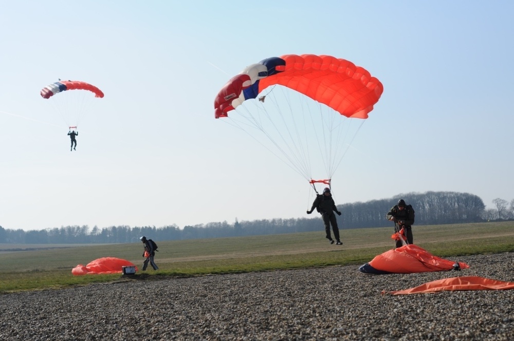 Dutch military perform a free fall jump