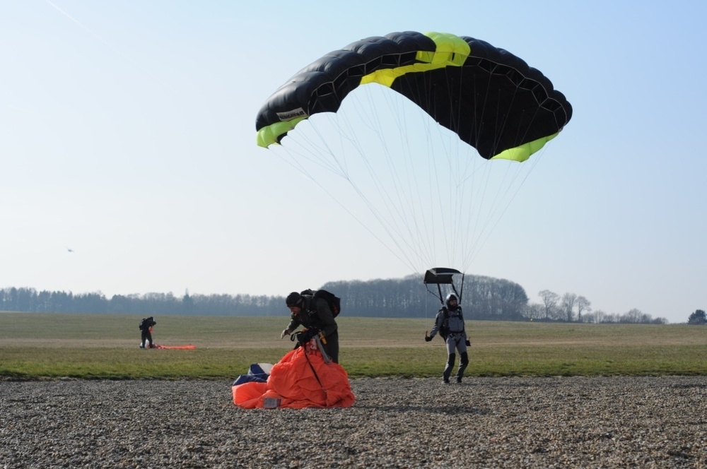 Dutch military perform a free fall jump