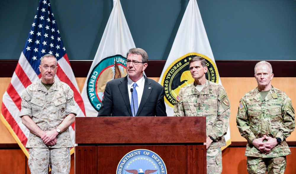 CJCS, SD, CENTCOM and SOCOM commader conduct a presser at MacDill AFB.