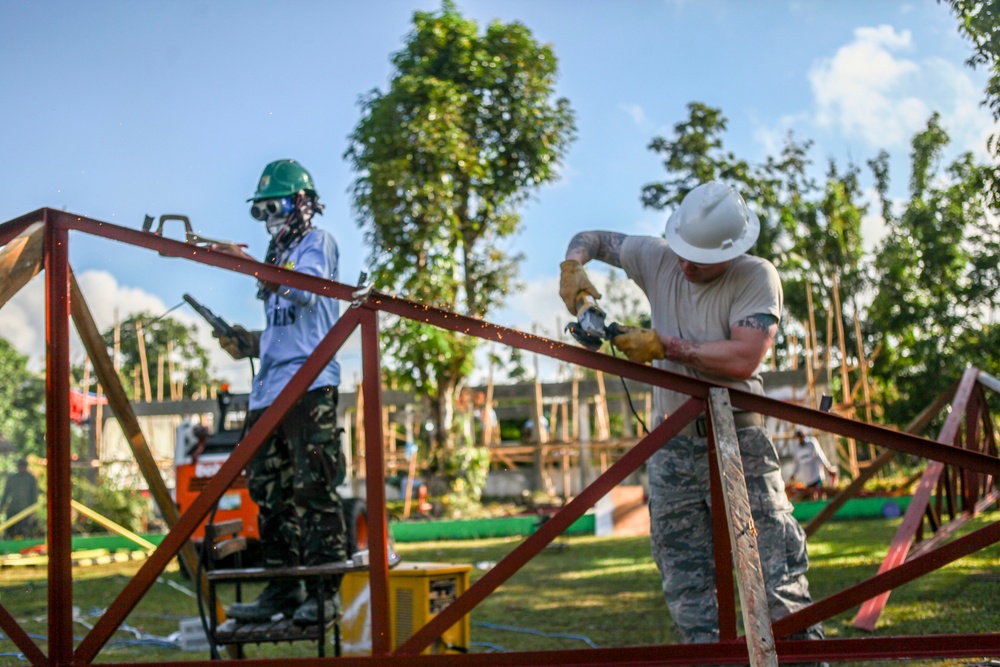 U.S. Air Force and Philippine Army build a school for Balikatan 2016