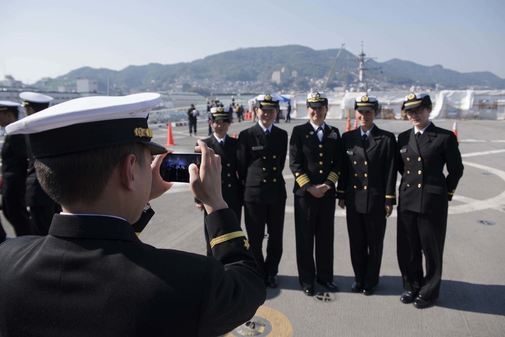 200 JMSDF Ensign Tour aboard USS Green Bay