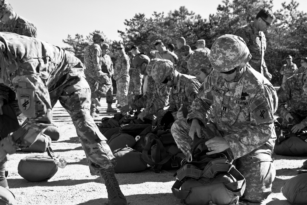 Paratroopers in black &amp; white