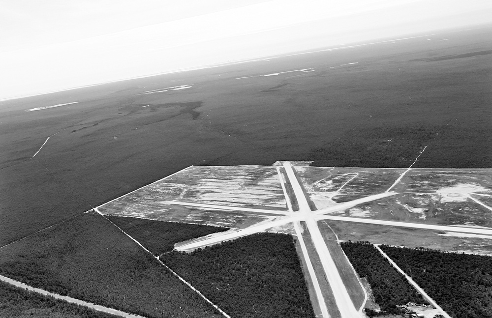 Paratroopers in black &amp; white