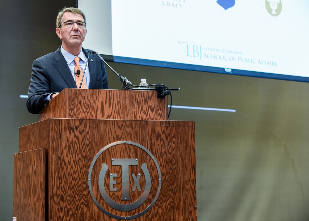 SD delivers remarks at the Etter-Harbin Alumni Center.