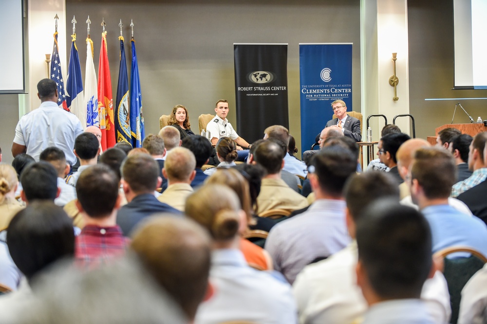 SD delivers remarks and conducts and fire-side chat at the Etter-Harbin Alumni Center.
