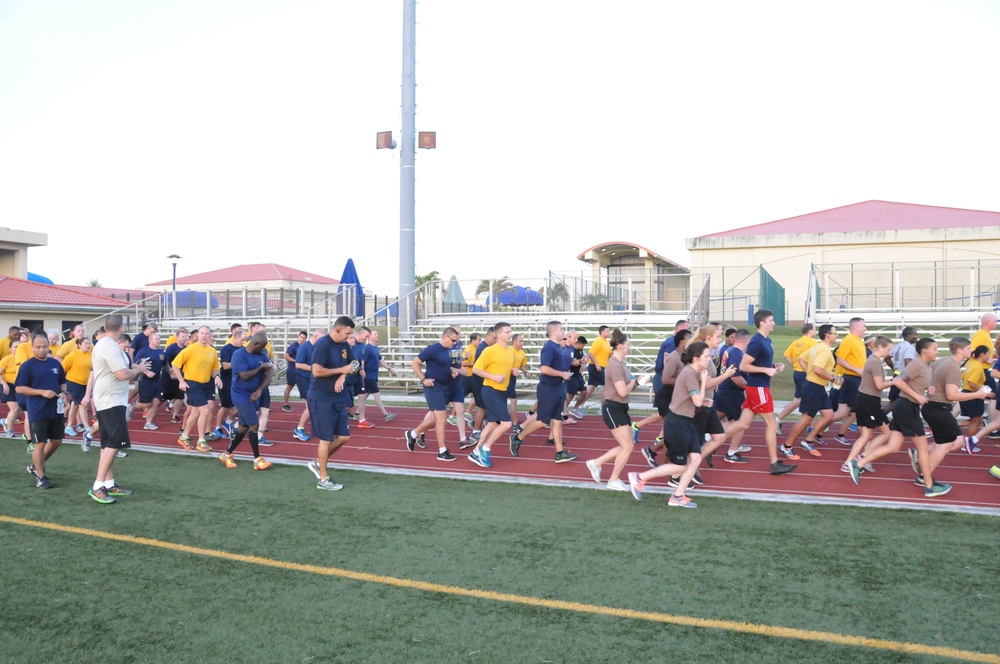 Service members begin the CPO Birthday 5K at NBG