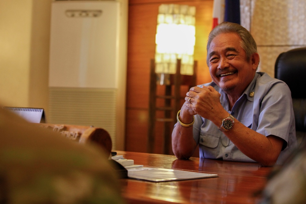 U.S. and Philippine military leaders meet with Governor Victor A. Tanco for Balikatan 2016