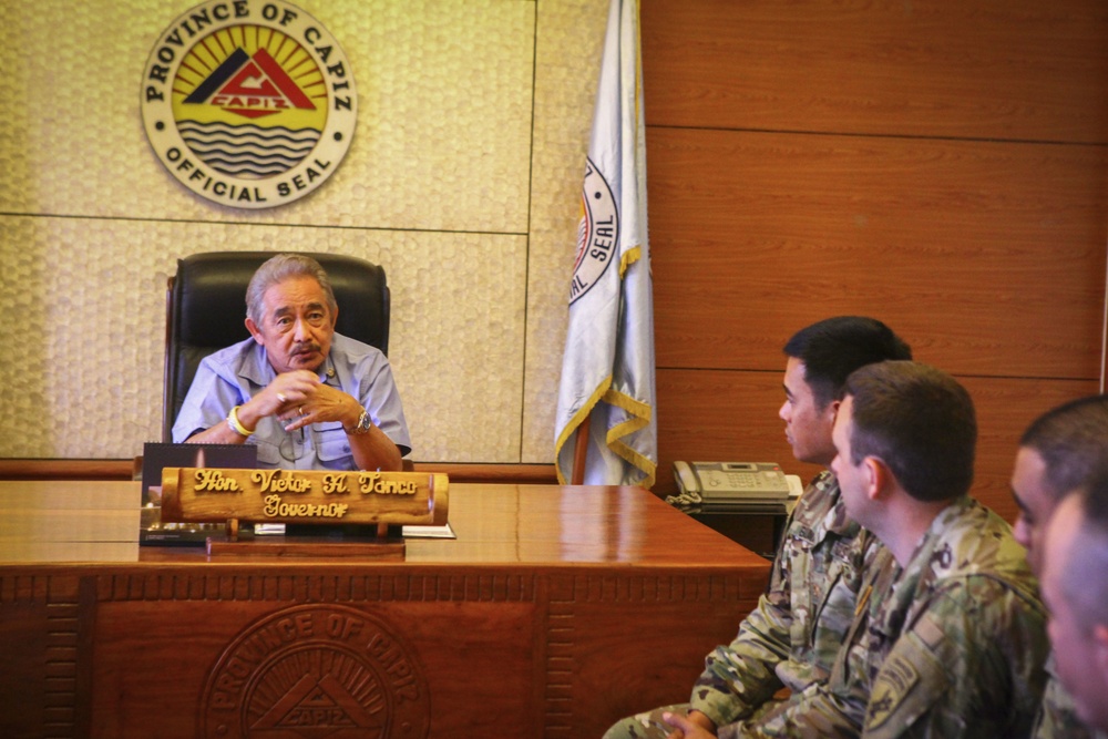 U.S. and Philippine military leaders meet with Governor Victor A. Tanco for Balikatan 2016