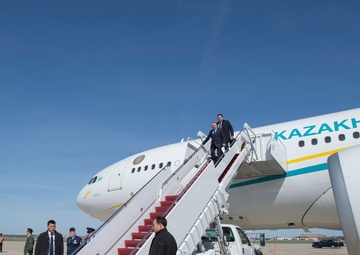 Kazakhstan arrives for 2016 Nuclear Security Summit