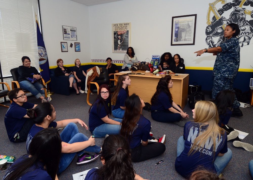 NRD San Diego Mentors Female Future Sailors