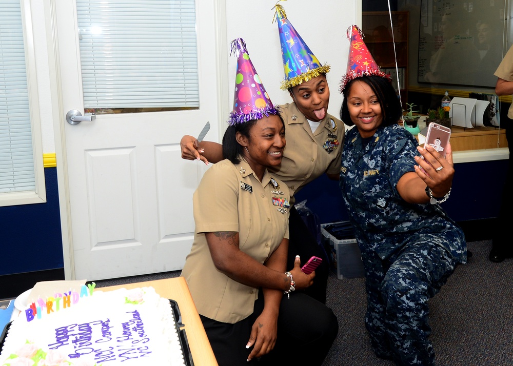 NRD San Diego Mentors Female Future Sailors