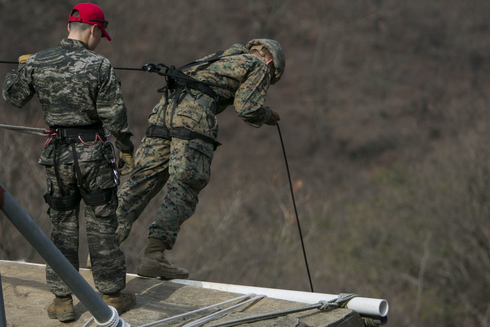 Lava Dogs Train at Korean Ranger Course