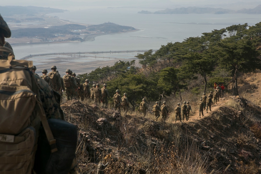 Lava Dogs Train at Korean Ranger Course