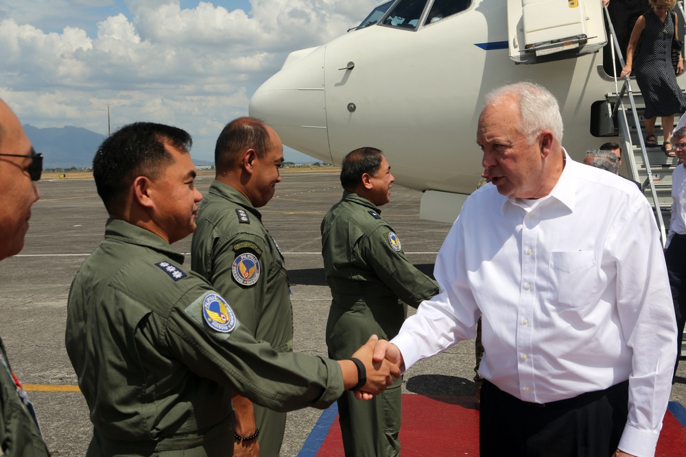 U.S. Senators visit Philippines