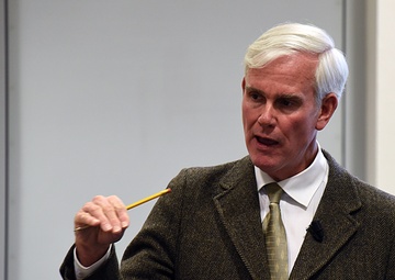 Marshall Center English Enhancement Program Lessens Confusion