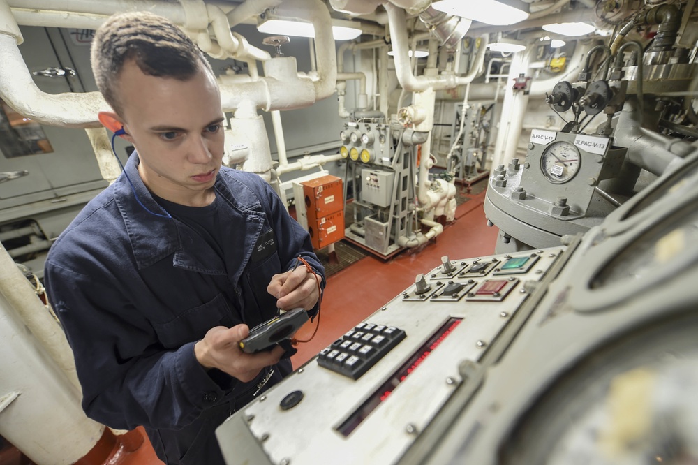 USS Roosevelt (DDG 80) COMPTUEX