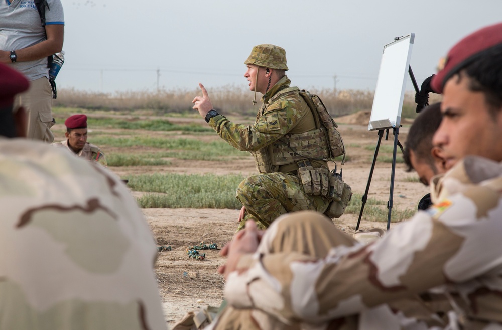 DVIDS - Images - Iraqi Soldiers Conduct Squad Movement Drills [Image 1 ...