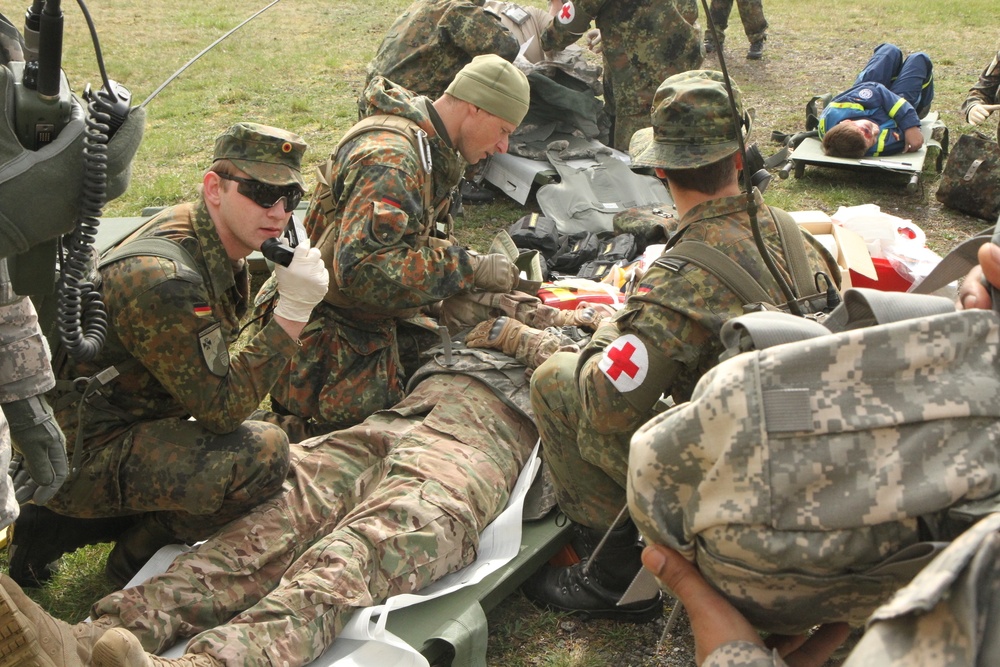 Simulated earthquake tests U.S. Army Reserve and German disaster responders