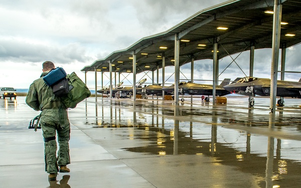 The Perfect Storm - ‘Thunder’ and ‘Lightning’ strike during joint aerial tests