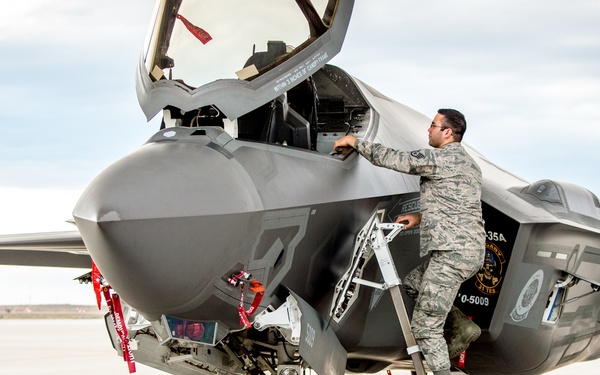 The Perfect Storm - ‘Thunder’ and ‘Lightning’ strike during joint aerial tests
