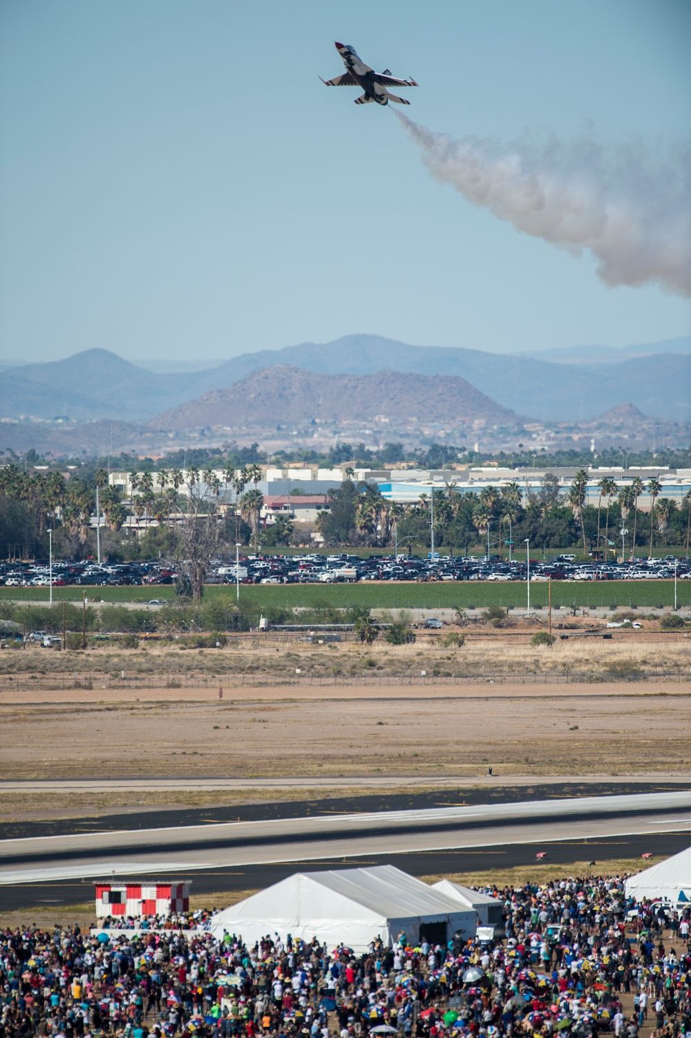 Thunderbirds perform Luke Air Force Base Air Show