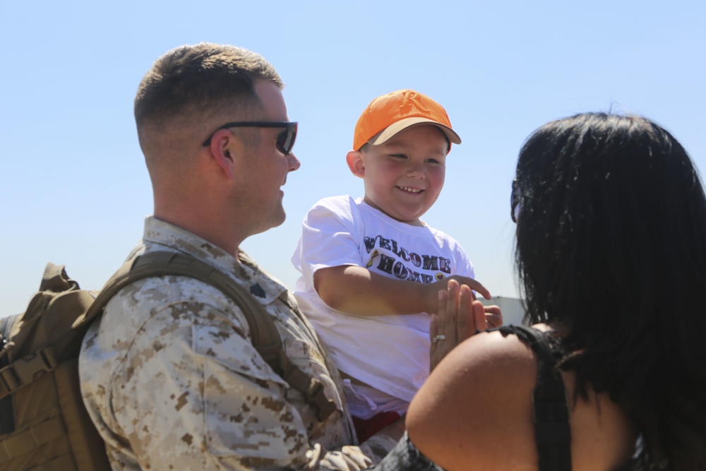 Service members with MWSS-372, VMM-363, MALS-16 return home