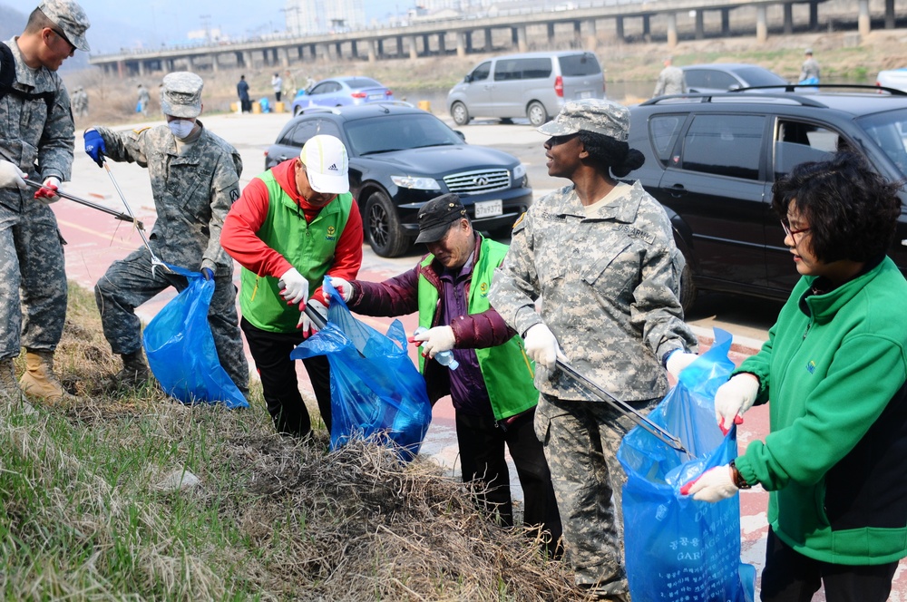 Riverside Cleanup