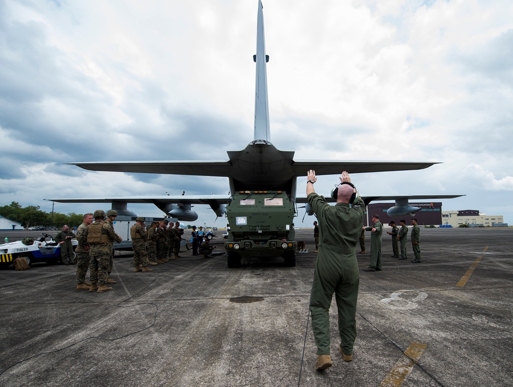 HIMARS KC-130 loading during Balikatan 16