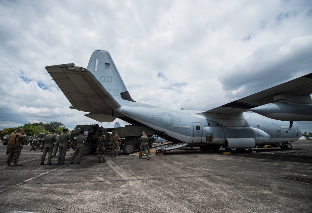 HIMARS KC-130 loading during Balikatan 16