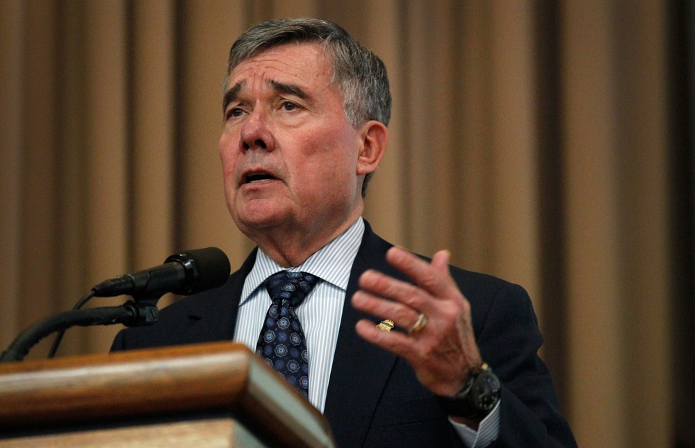 Commissioner Kerlikowske speaks to the Trade Support Network