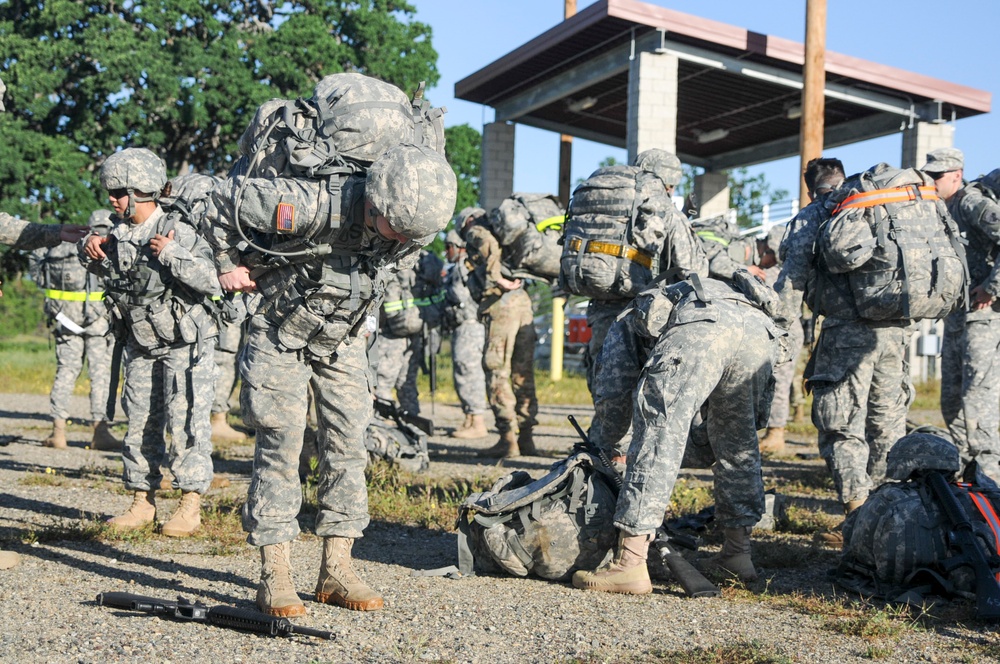 USACAPOC 2016 Best Warrior Competition Ruck March