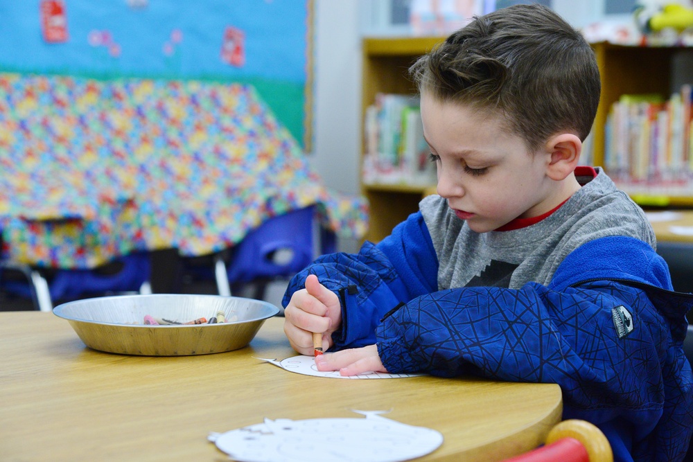 Base library offers children services