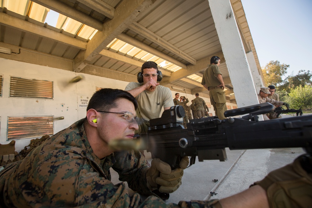 Juniper Cobra- IDF weapons shoot