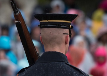 Inclimate Weathe at the Tomb of the Unknown Soldier
