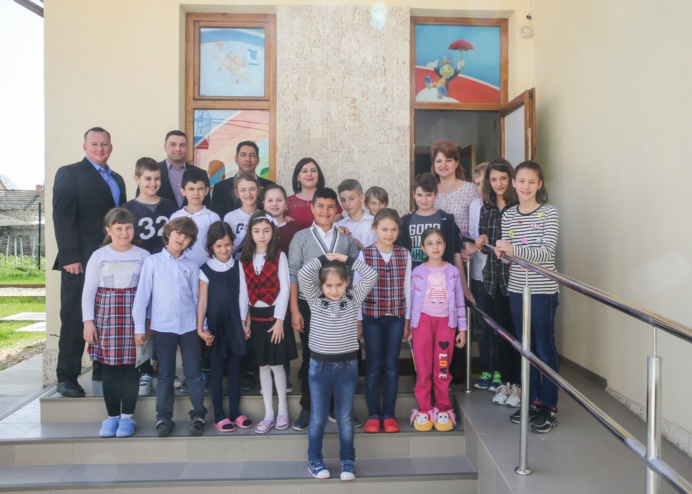 BSRF Marines team up with Army soldiers to volunteer at a local school