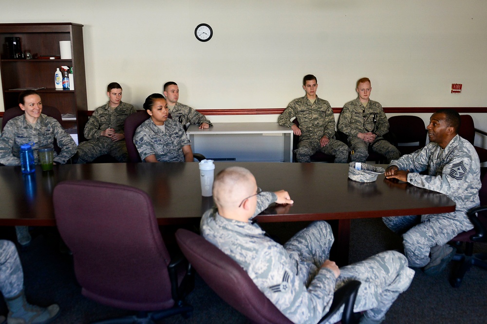 20th Fighter Wing command chief visits OG