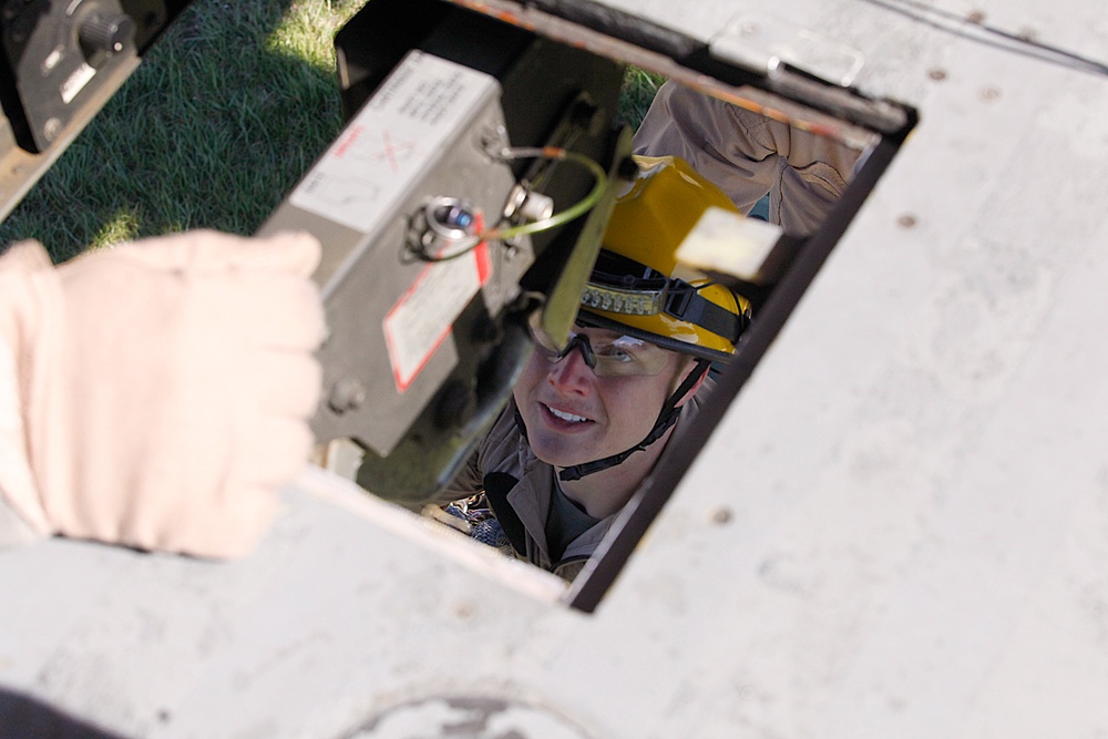 Training for every situation: CBIRF Marines conduct sling load ops