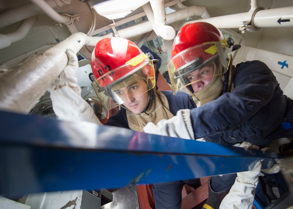USS Roosevelt (DDG 80) COMPTUEX