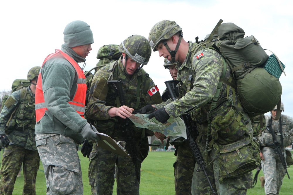 Army Reserve Mentors and Evaluates Cadets at 2016 Sandhurst Competition