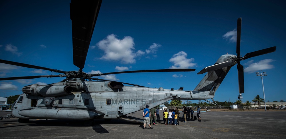 U.S. and Philippine military hold static display