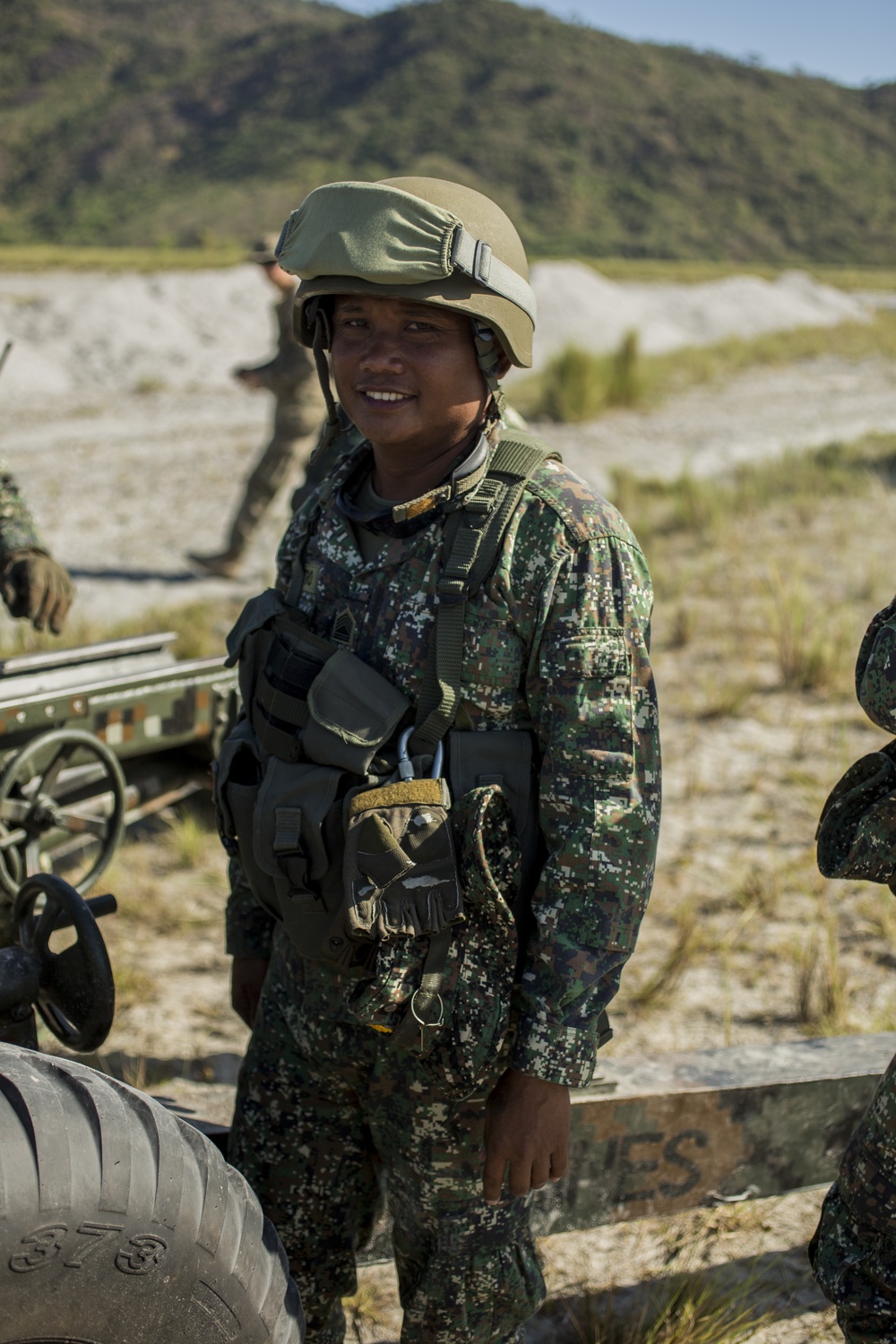 U.S. and Philippine Marines Perform Artillery Drills at Crow Valley