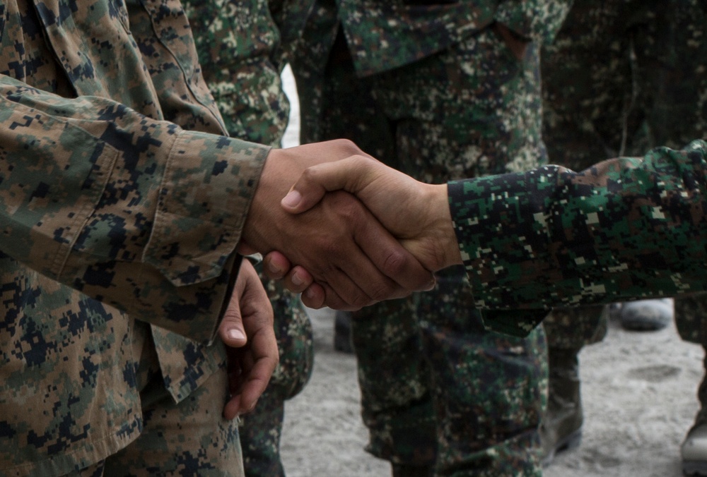 U.S. and Philippine Marines Perform Artillery Drills at Crow Valley