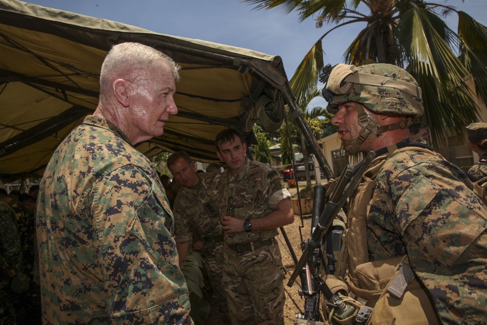 U.S. Marine Corps Forces, Pacific, Commander visits U.S. and Philippine service members during Balikatan 2016