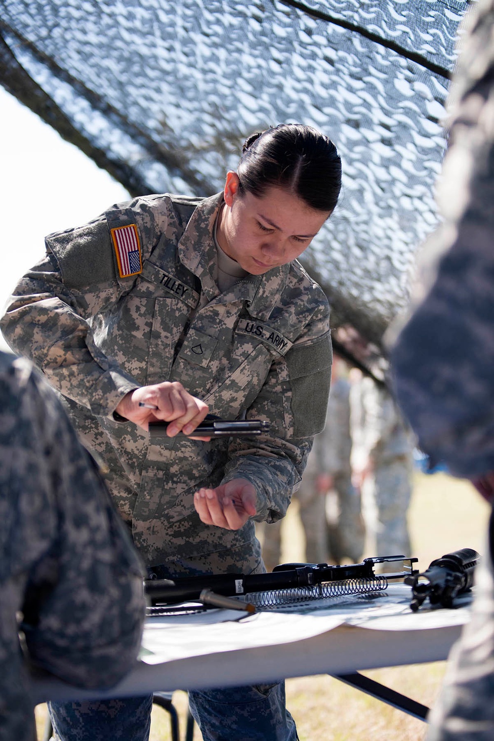 Newly Enlisted Soldiers Define Teamwork During Warrior Challenge