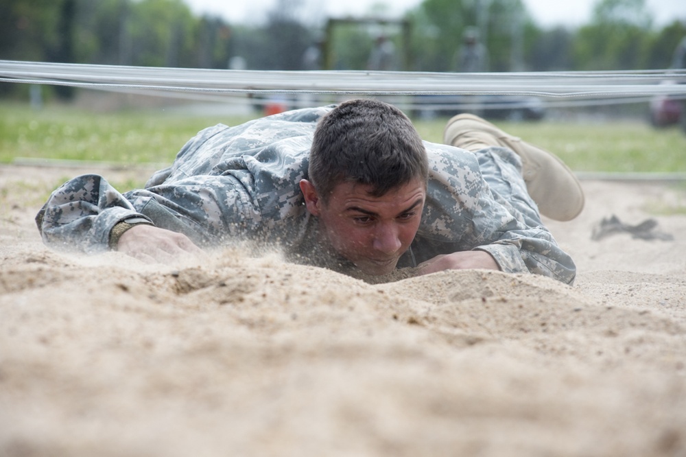 Newly enlisted Soldiers define teamwork during Warrior Challenge
