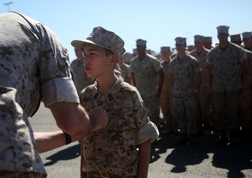 Marines ‘Make-A-Wish’ come true: 7th ESB grants a terminally ill 12-year old boy’s wish