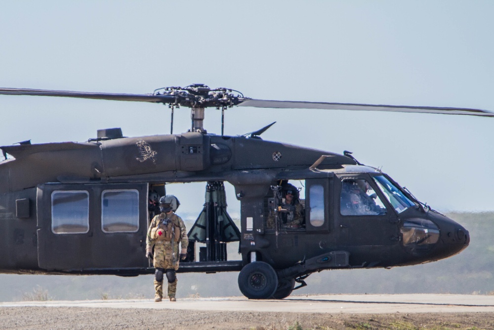 16th CAB Black Hawk crews complete aerial gunnery qualification